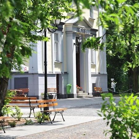 Park Hotel Dobrodzien Ngoại thất bức ảnh