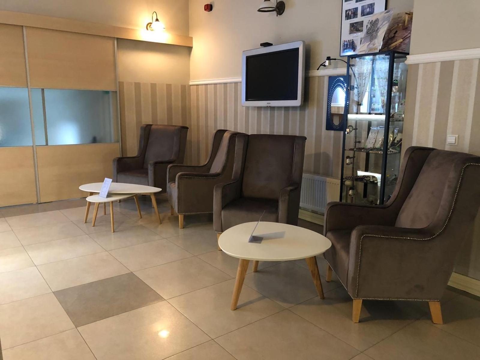 Park Hotel Dobrodzien Ngoại thất bức ảnh